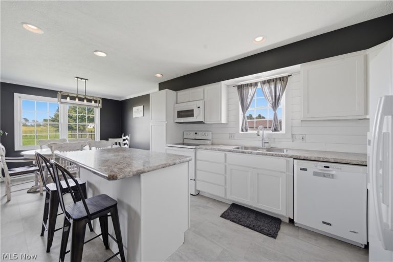 1040 Lanedale Street, Massillon, OH - Photo 8
