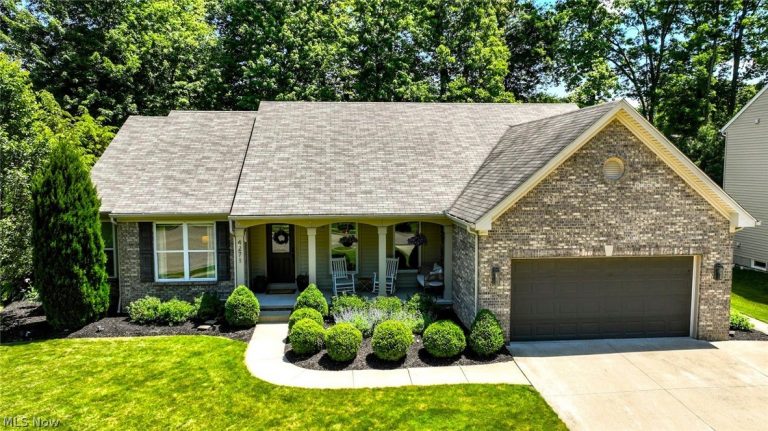 4271 Willow Wood Way, Uniontown, OH, 44685
