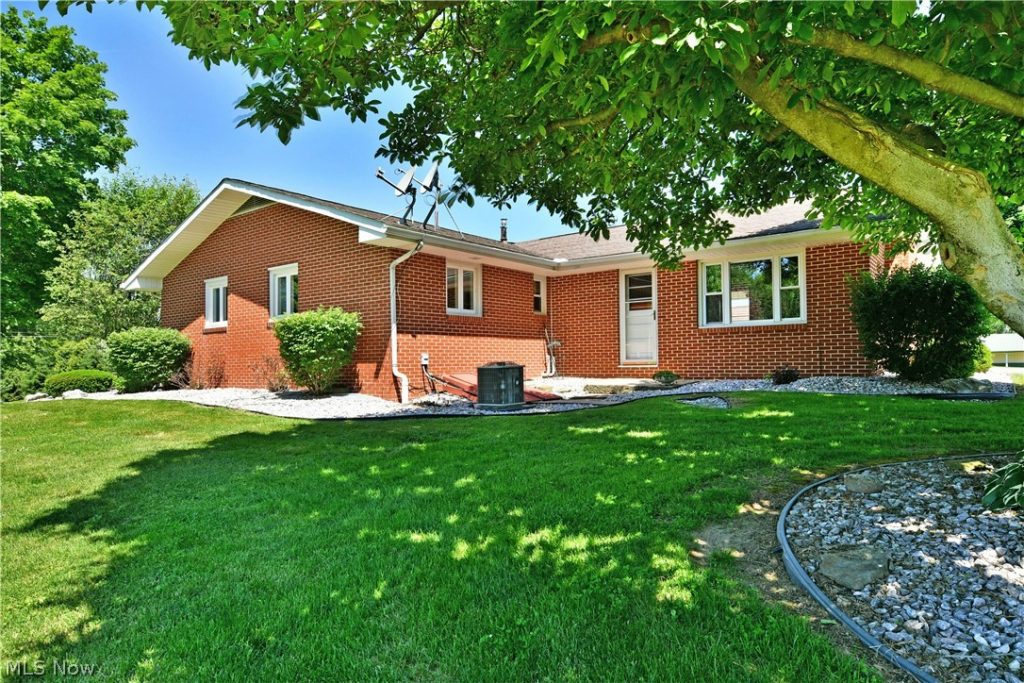 4988 State Route 46, Cortland, OH