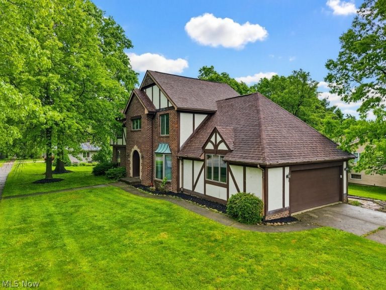 951 Azalea Boulevard, Barberton, OH - Photo 2