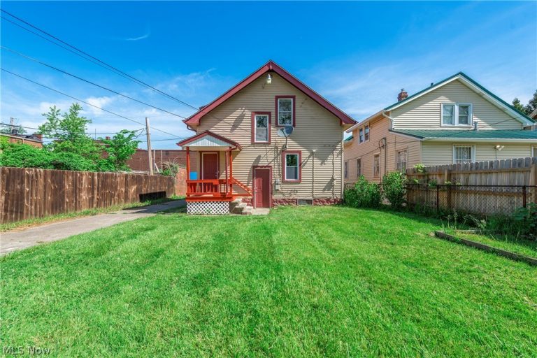 13202 Melzer Avenue, Cleveland, OH - Photo 6