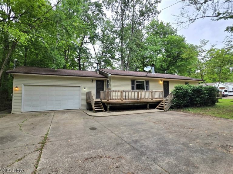 9311 Knowlton Road, Garrettsville, OH - Photo 2