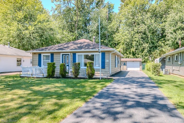 4800 Homewood Drive, Mentor, OH - Photo 2