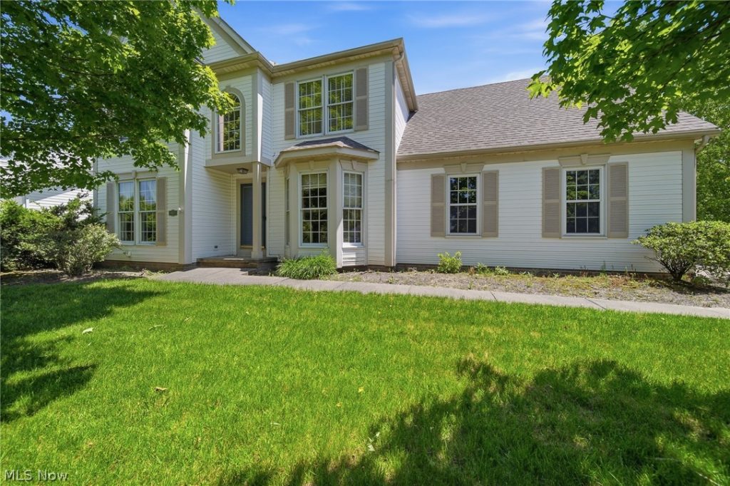 3021 Duquesne Drive, Stow, OH