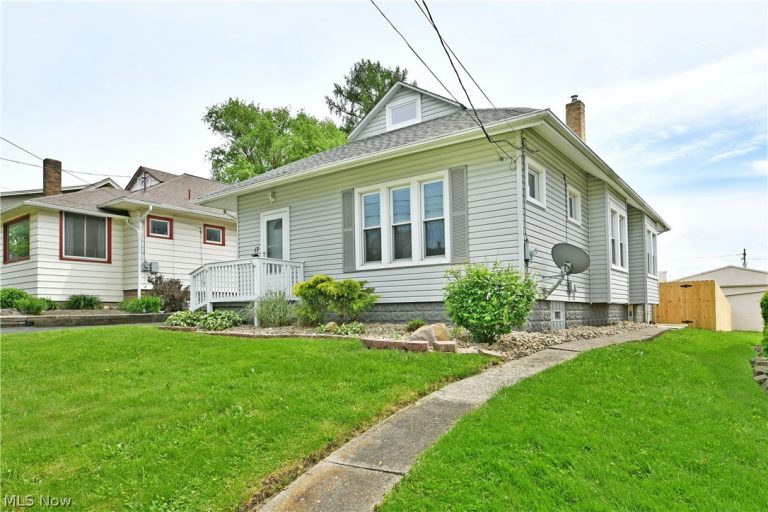 17 Prospect Street, Girard, OH - Photo 2