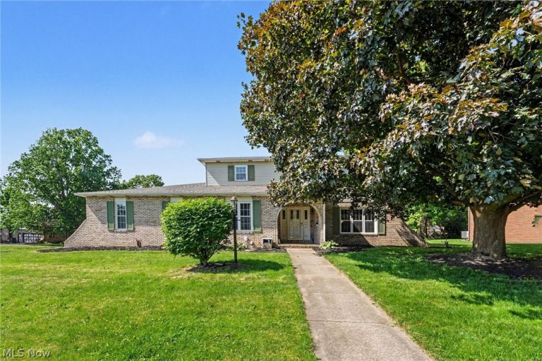 1907 Opal Street, Louisville, OH, 44641