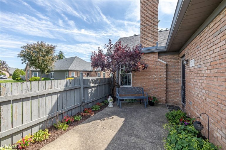 1055 North Jefferson Street #B, Medina, OH - Photo 3