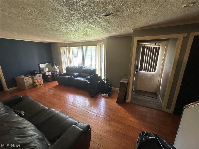 20711 Ridgewood Avenue, Warrensville Heights, OH - Photo 5