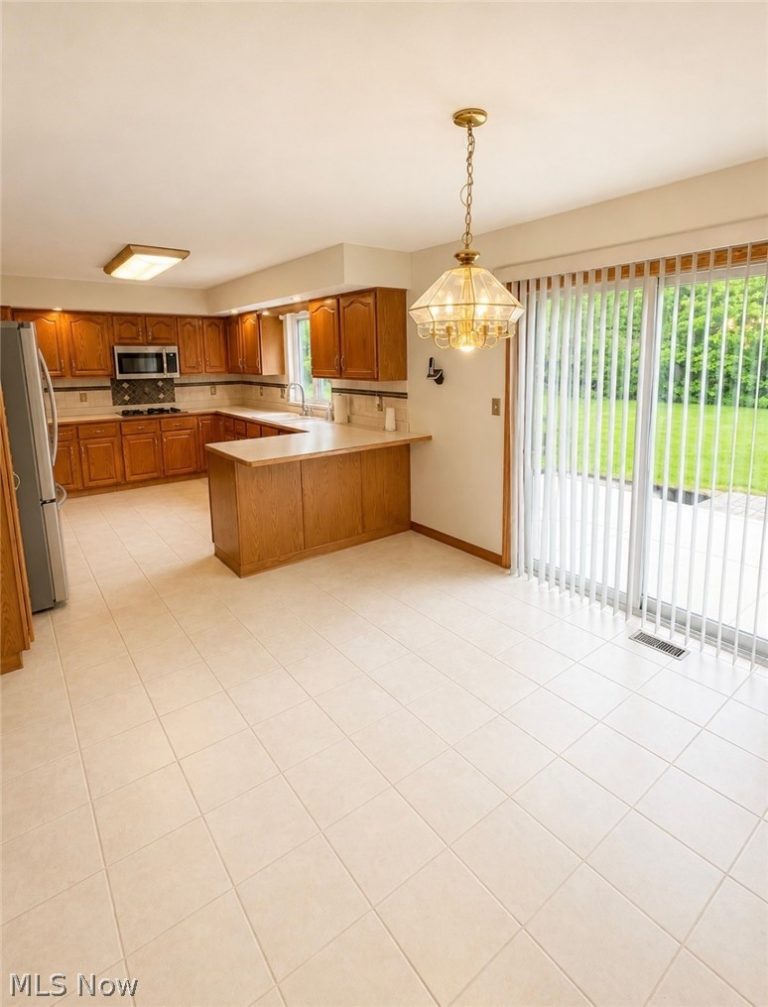 2189 Woodgate Street, Youngstown, OH - Photo 8