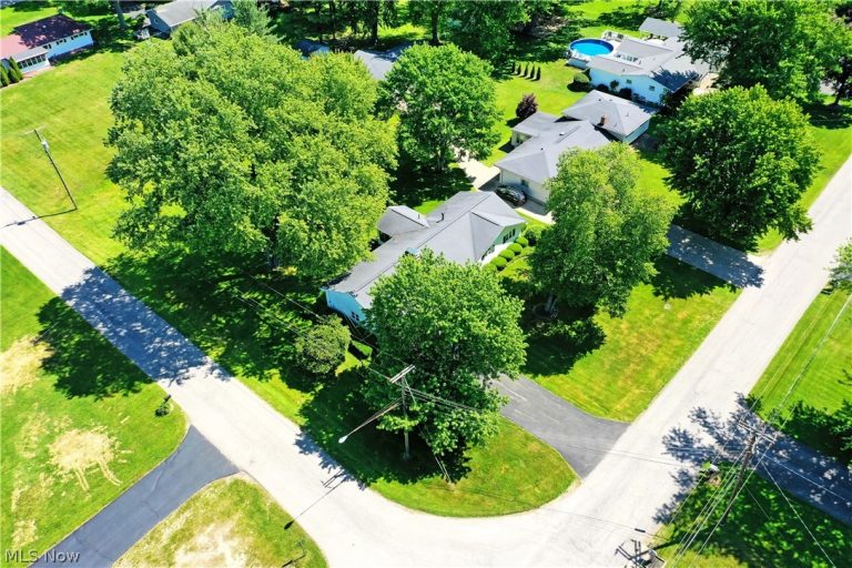 4975 Maple Drive, Vienna, OH - Photo 4