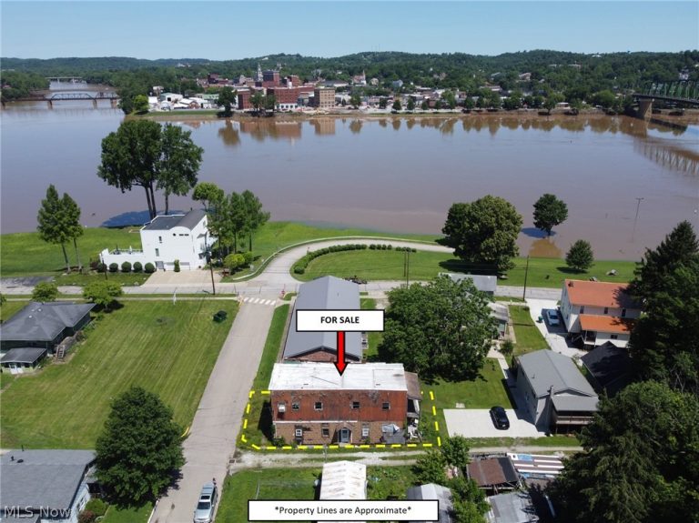 107 Main Street, Williamstown, WV - Photo 2