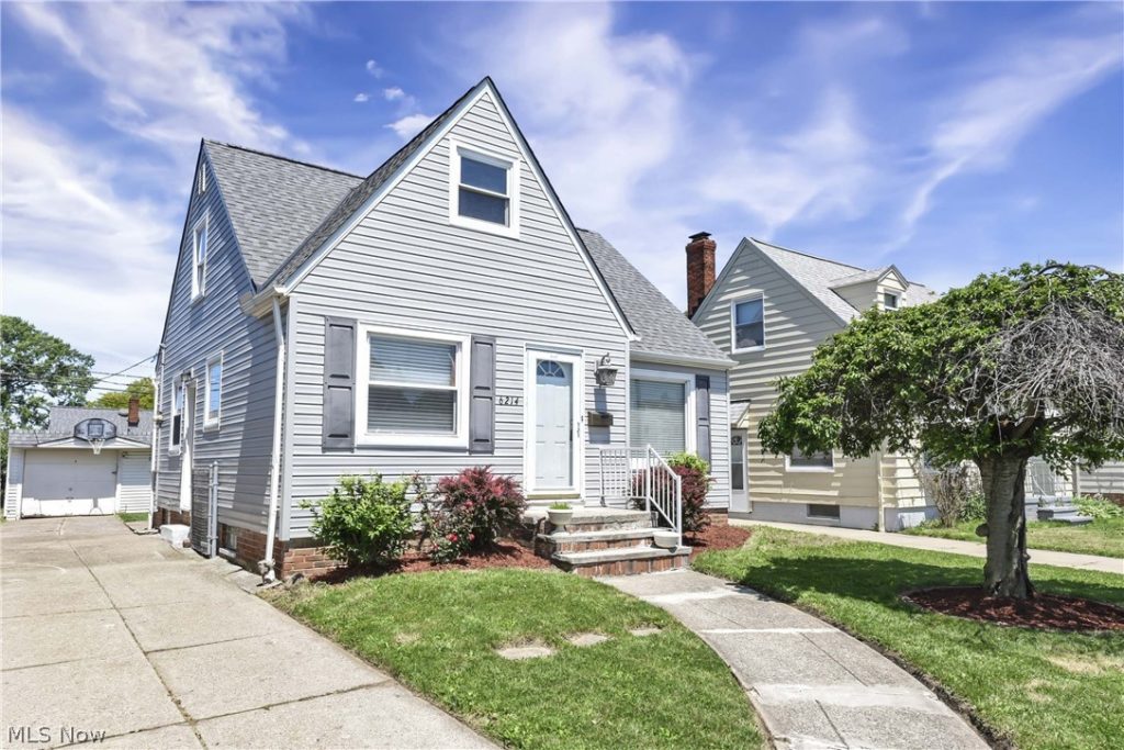 6214 Snow Road, Parma, OH