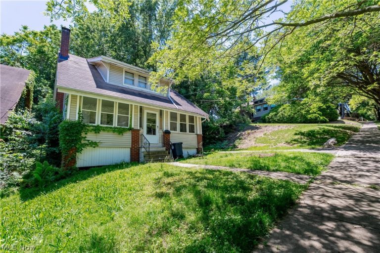 628 Lakemont Avenue, Akron, OH - Photo 5