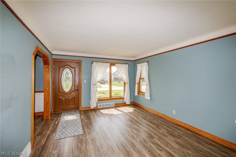 6136 Canterbury Road, Parma, OH - Photo 5