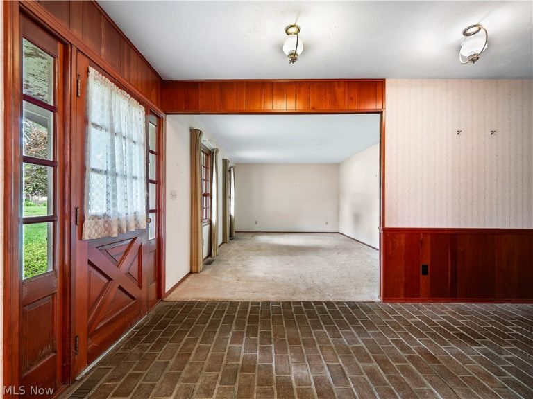 489 Race Street, Berea, OH - Photo 4