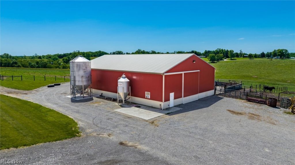 10550 Amish Ridge Road, Mount Perry, OH