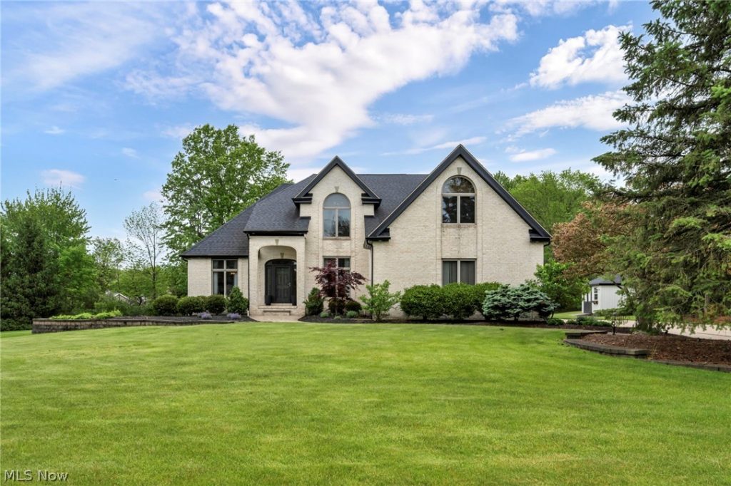 9871 Highland Drive, Brecksville, OH