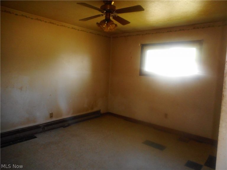12555 Hovey Drive, Chesterland, OH - Photo 3
