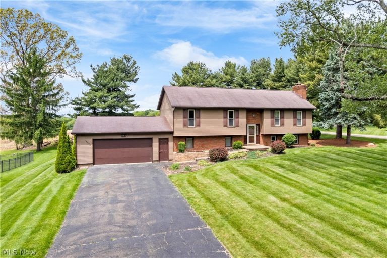 11033 Santa Fe Trail, Hartville, OH - Photo 2