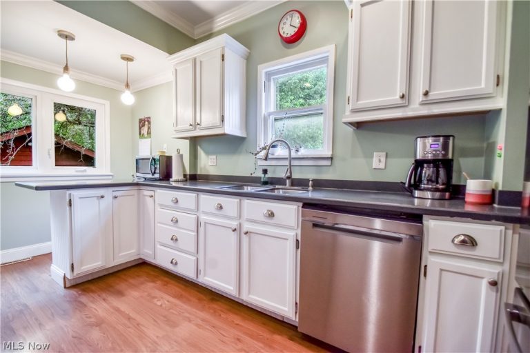 1220 Yellowstone Road, Cleveland Heights, OH - Photo 5
