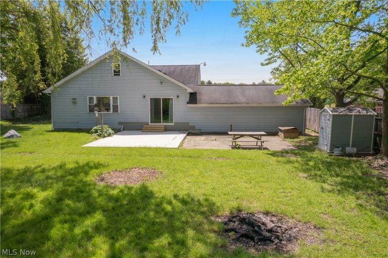 16374 Main Market Road, West Farmington, OH - Photo 6