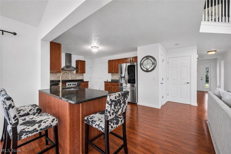 33275 Ambleside Drive, Avon Lake, OH - Photo 8