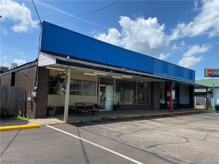 304 College Street, Newcomerstown, OH - Photo 4