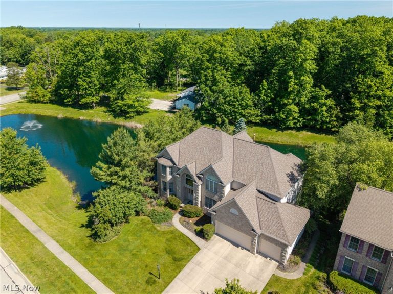 20852 Kylemore Drive, Strongsville, OH - Photo 3