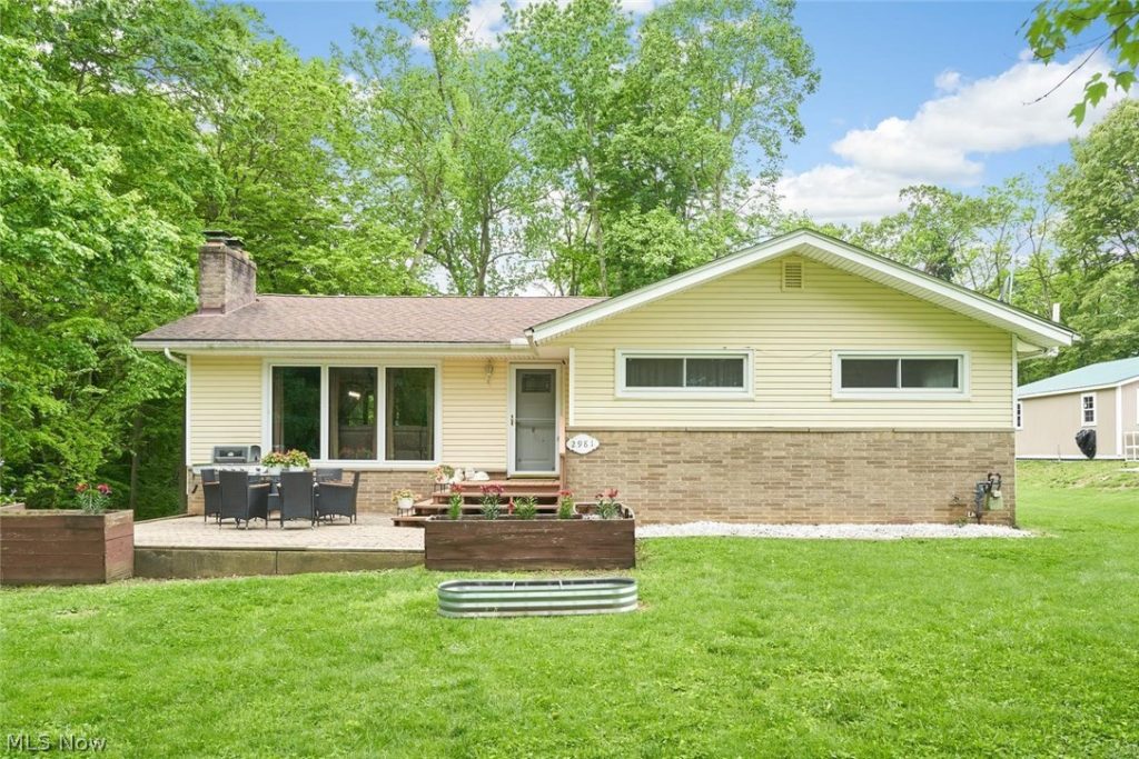 2981 Reservoir Drive, Mogadore, OH