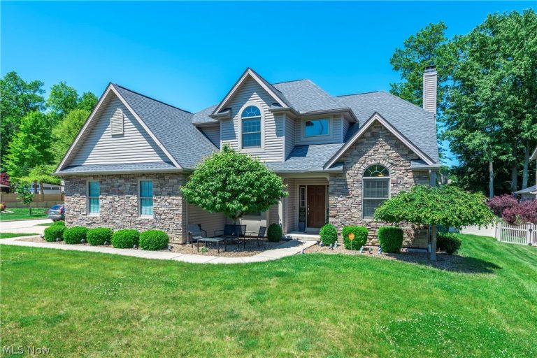 20424 Scotch Pine Way, Strongsville, OH - Photo 3