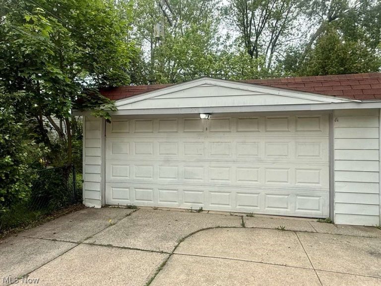 15811 Maplewood Avenue, Maple Heights, OH - Photo 5