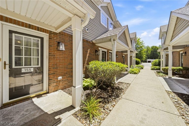 3371 Lenox Village #155, Fairlawn, OH - Photo 8