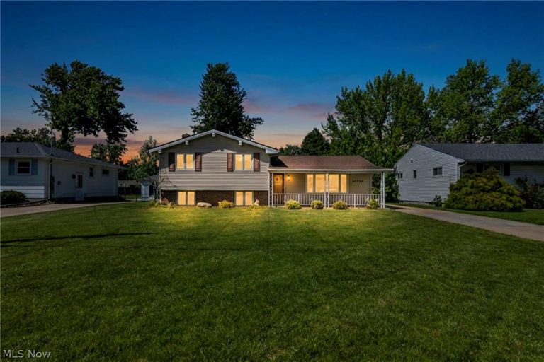 42988 Woodhill Drive, Elyria, OH - Photo 2