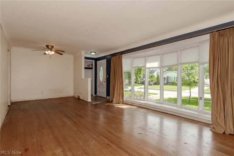 1562 Empire Road, Wickliffe, OH - Photo 5