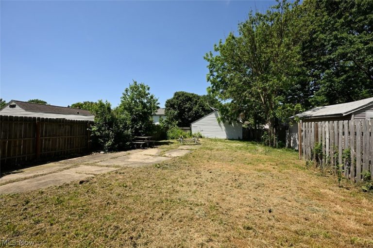 980 Neptune Avenue, Akron, OH - Photo 4