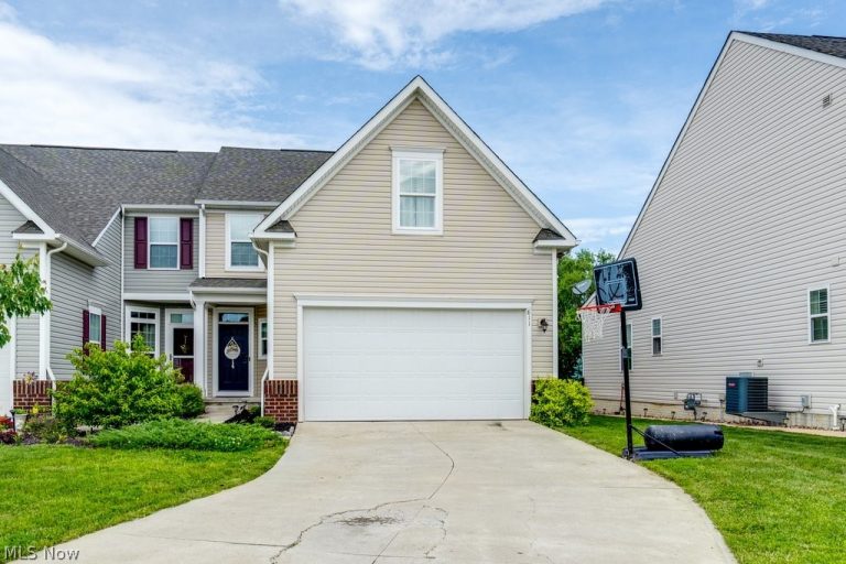 811 Robinson Drive, LaGrange, OH, 44050