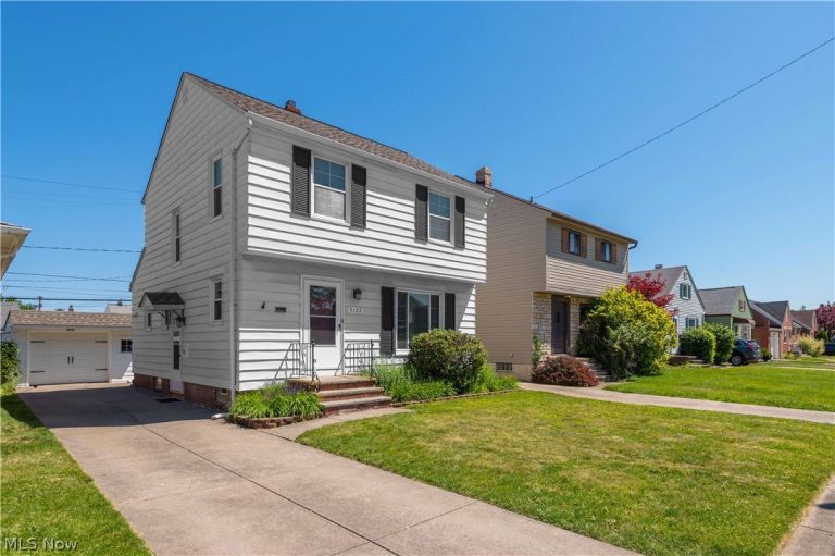 3122 Parklane Drive, Parma, OH - Photo 3