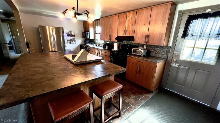 2933 Crestwood Drive, Warren, OH - Photo 8
