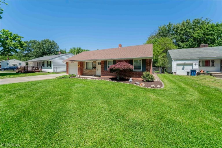 34429 Beach Park Drive, Eastlake, OH - Photo 4