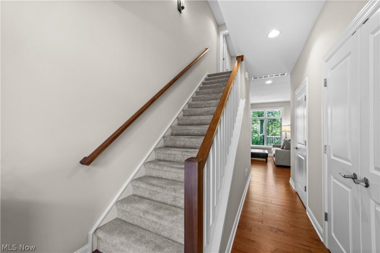 1357 Slate Court, Cleveland Heights, OH - Photo 2