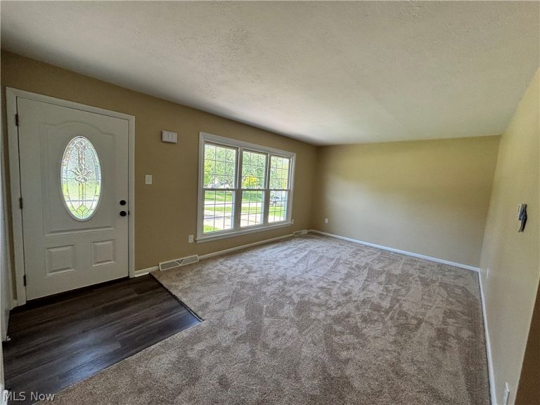 526 Ridge Drive, Medina, OH - Photo 4
