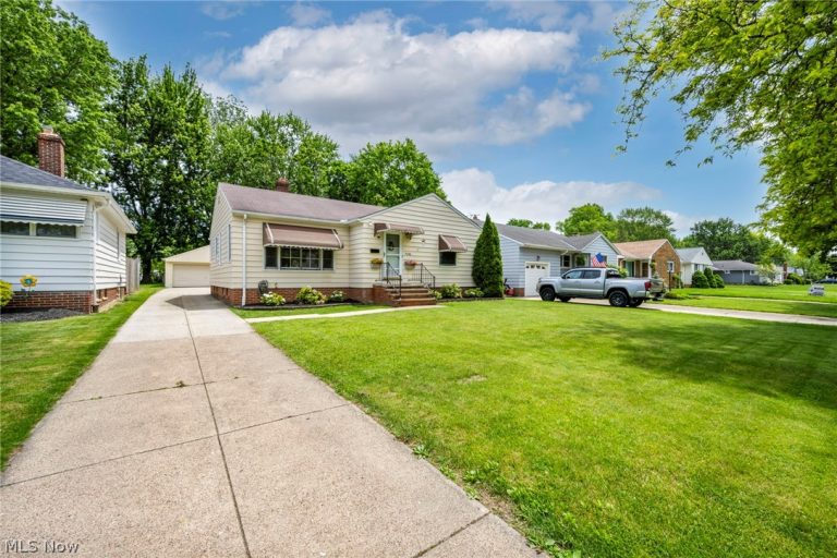 7241 Greenleaf Avenue, Parma, OH - Photo 3