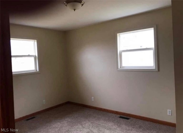 2215 Hilliard Drive, Midvale, OH - Photo 6