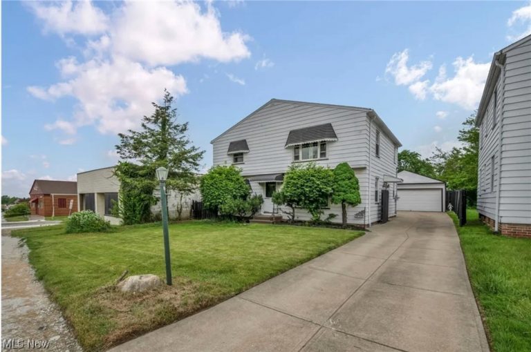 9309 Garfield Boulevard, Garfield Heights, OH - Photo 2