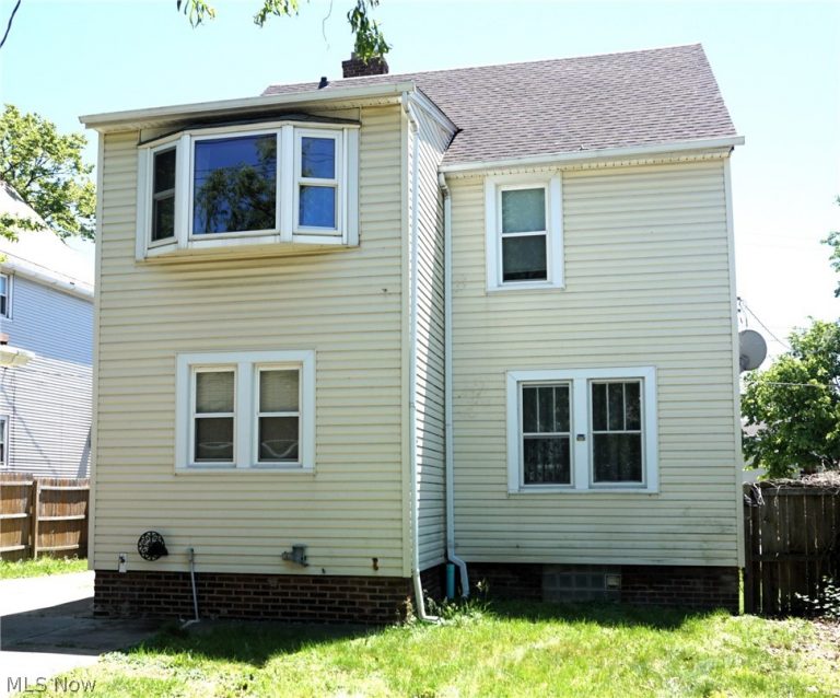 19715 Cherokee Avenue, Cleveland, OH - Photo 5