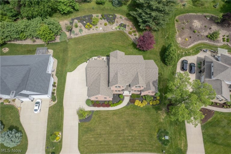 6612 Greyhawk Street, Canton, OH - Photo 2