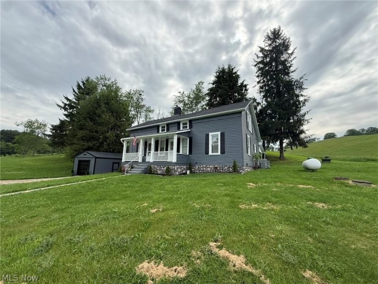 4528 Gintz Road, Dover, OH - Photo 2