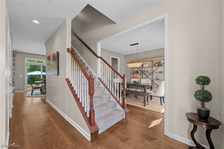 38706 Waverly Drive, Avon, OH - Photo 5