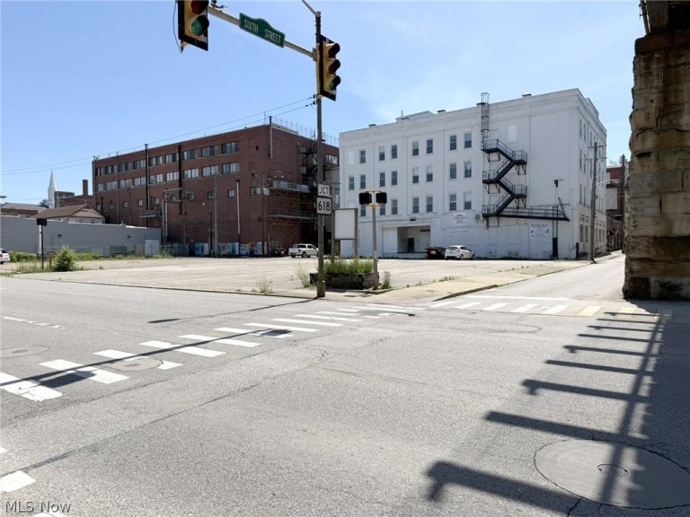 600-602 Juliana Street, Parkersburg, WV - Photo 4