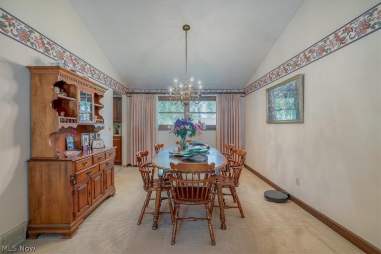 709 Oakhurst Drive, Amherst, OH - Photo 8